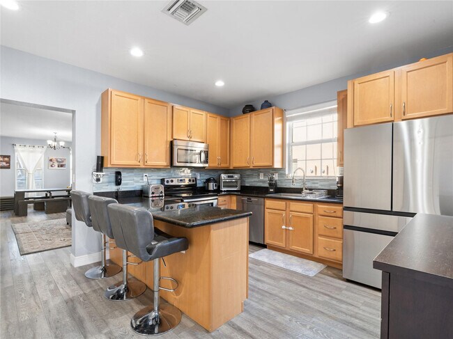 Photo - 14741 SW 11th St