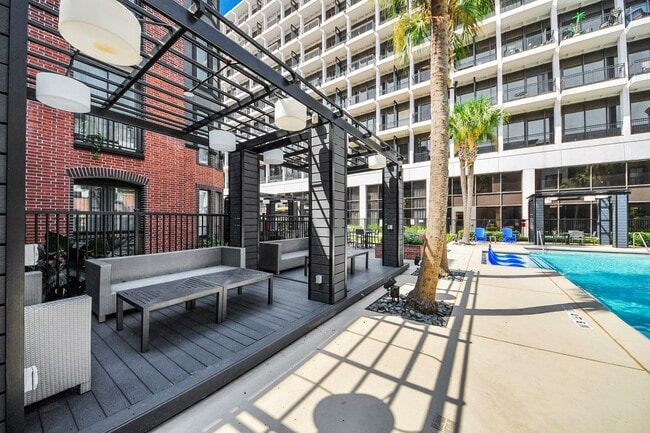 Building Photo - 3616 Richmond Ave. Unit 1208