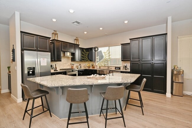 Photo - 531 Meridian Ave