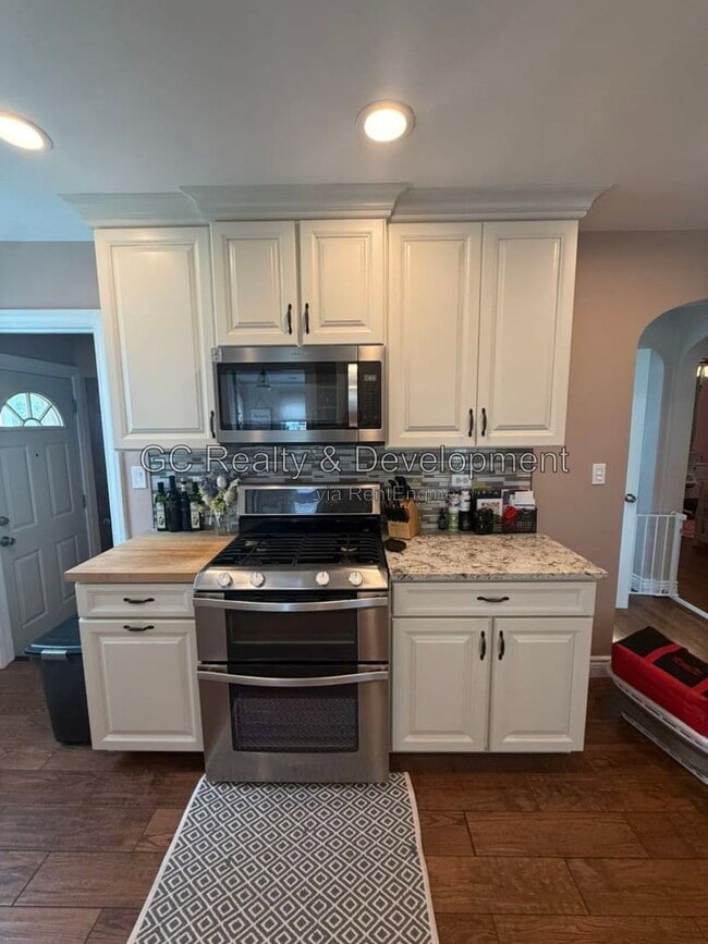 Photo - 6953 W Summerdale Ave