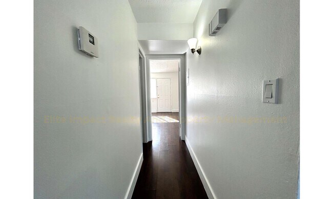 Photo - 301 W Helen St Unidad 102