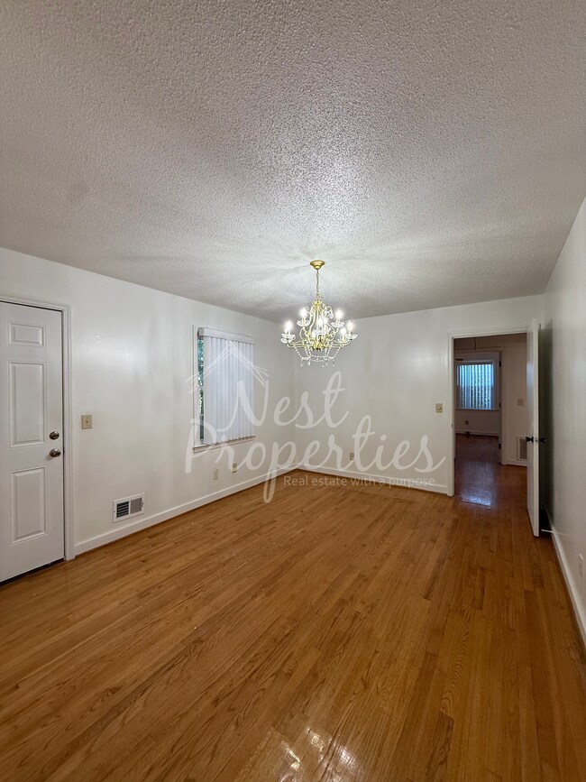 Photo - 3901 Pine Cone Dr