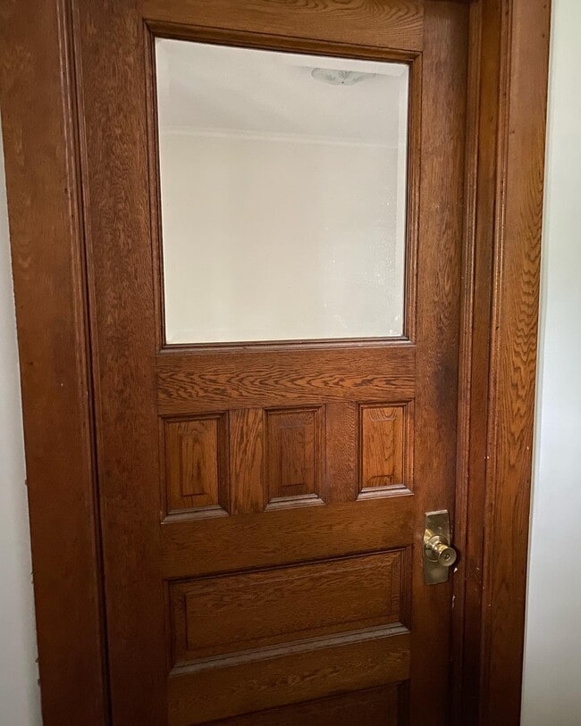 Photo - 718 6th St E Unit #1 lower