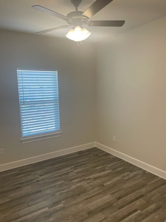 Building Photo - 7002 Phoenix Dr Rental