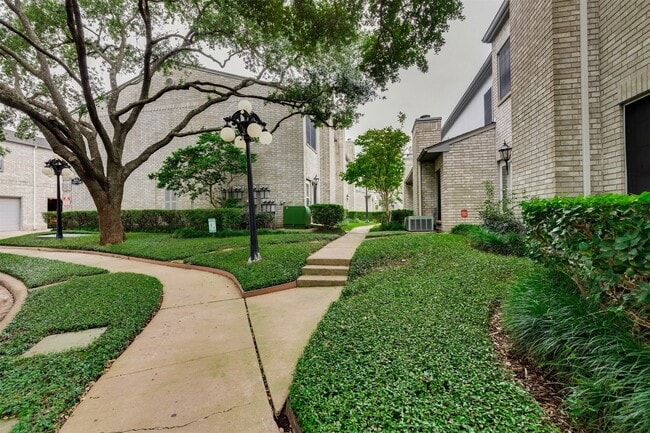 Building Photo - 7326 Regency Square Ct Unit 7326