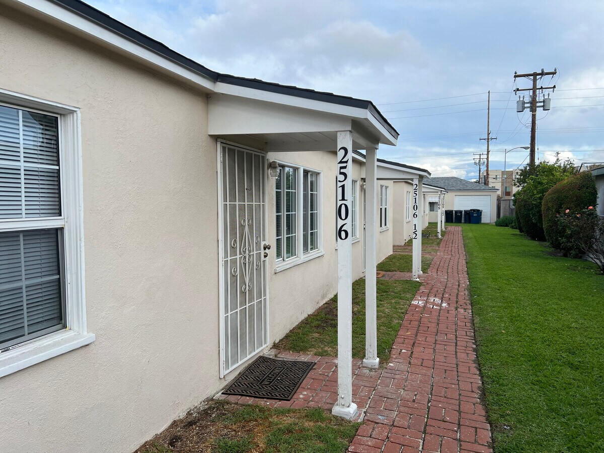 Photo - 25109 Narbonne Ave