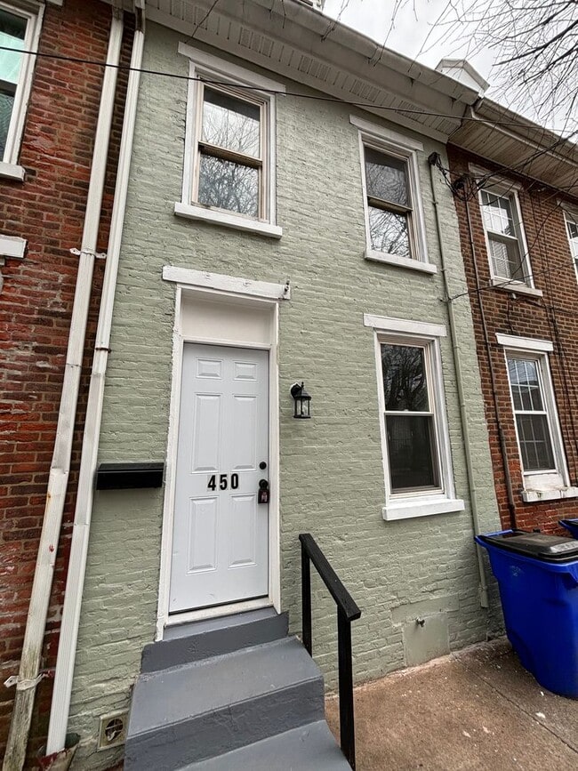 Building Photo - Beautiful 3 Bedroom, 1.5 Bath in Pottstown