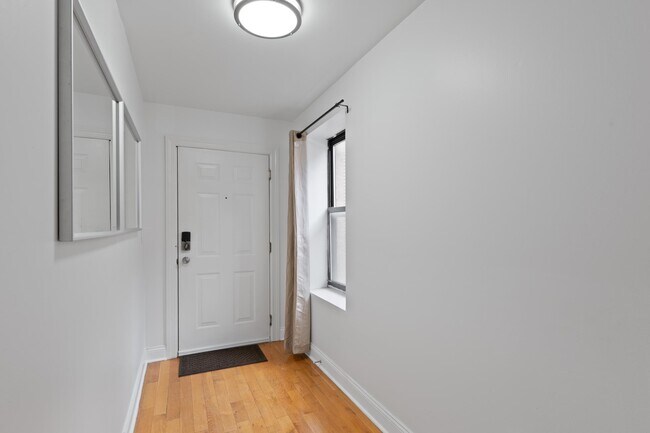 Photo - 85 Broadway Unidad 2H