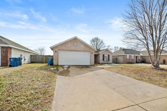 Photo - Charming 3-Bedroom Home in Prime Bentonville Location!