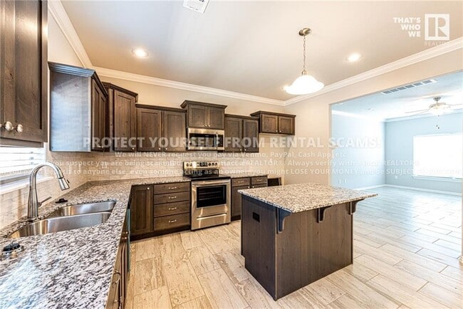 Photo - 505 W Laurel Ave