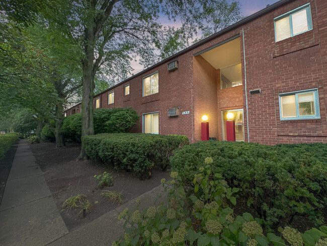 Building Photo - 355 E 14 Mile Rental