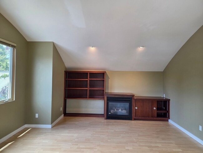 Photo - 750 Monroe St Unidad 01