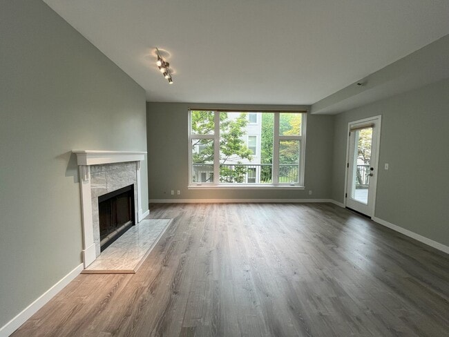 Photo - 1BD/1BA RiverPlace Condo - Secure Parking Included. Walk to OHSU, Waterfront, Shops & Restaurants. Unit 303