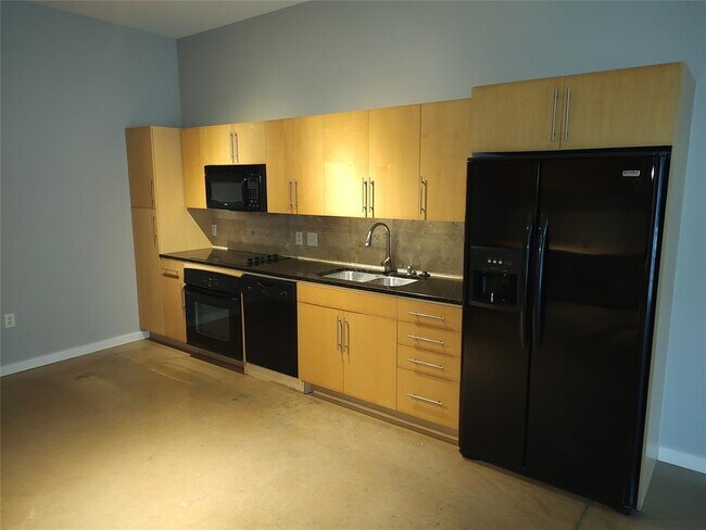 Photo - 2124 E 6th St Unit 203