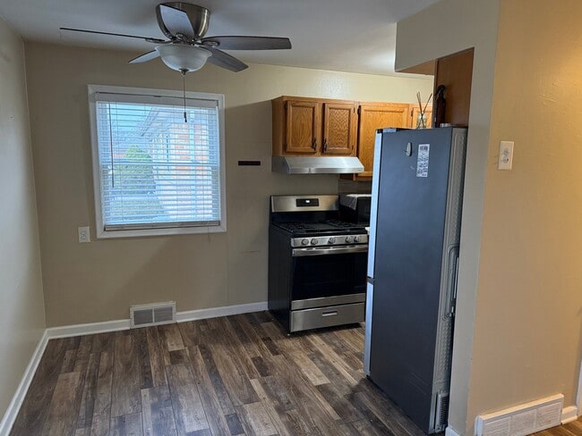 Photo - 1839 Ackley Ave