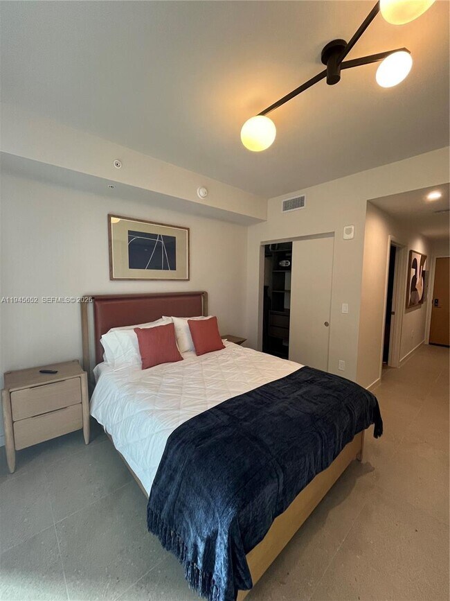 Photo - 11 NE 6th St Unidad 1006