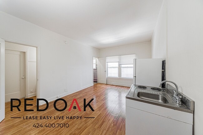 Building Photo - 627 Normandie Ave Unit 612