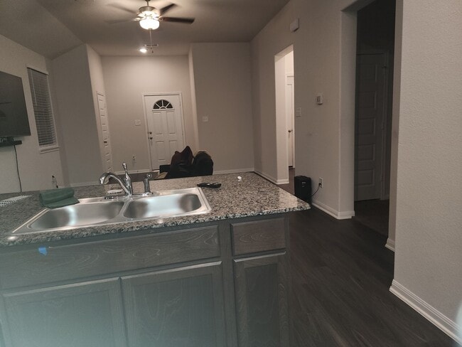 Building Photo - 3085 Arrow Wood Dr