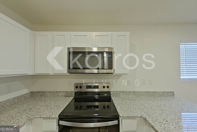 Photo - 187 Lochwolde Dr