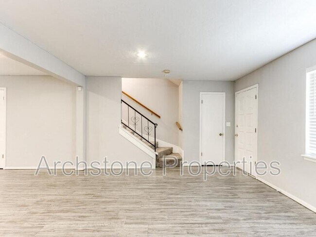 Photo - 2524 Boxwood Ave