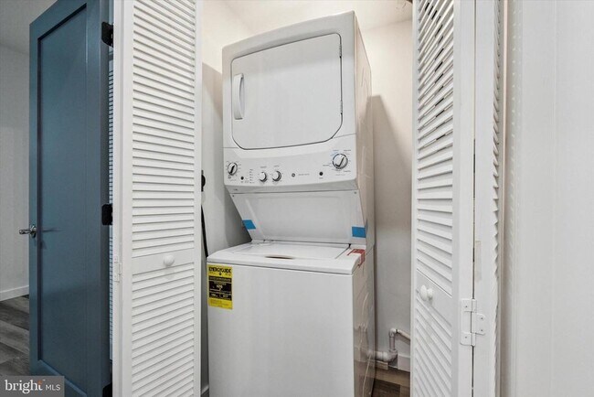 Photo - 104 W Ontario St Unidad 2