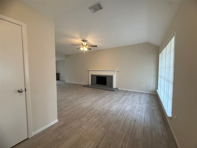 Photo - 18074 Glenledi Dr