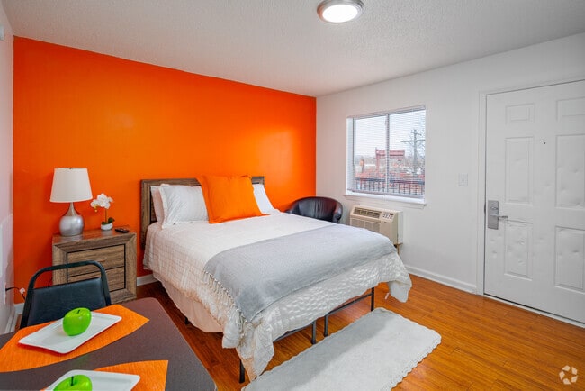 Interior Photo - Siegel Select Chattanooga II