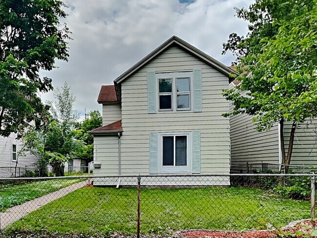 Building Photo - 1910 W Chelton Ave Rental