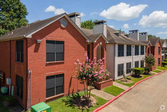 Building Photo - Brittany Square Rental