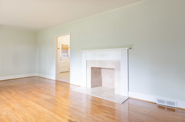 Photo - 827 Glendora Dr