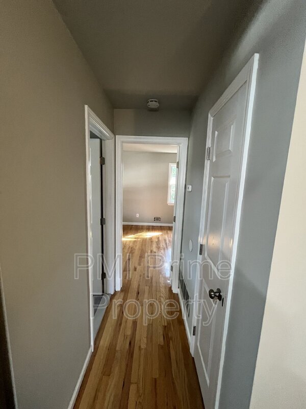 Photo - 219 Bathgate Ave Unit Apt 2