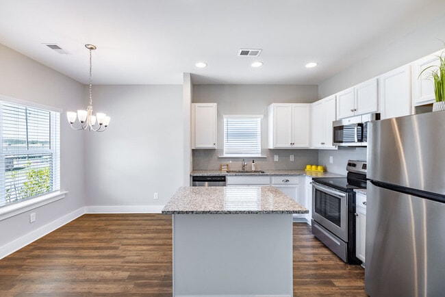 Photo - 2033 Weaver Way