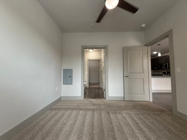 Photo - 1102 Treeta Trl