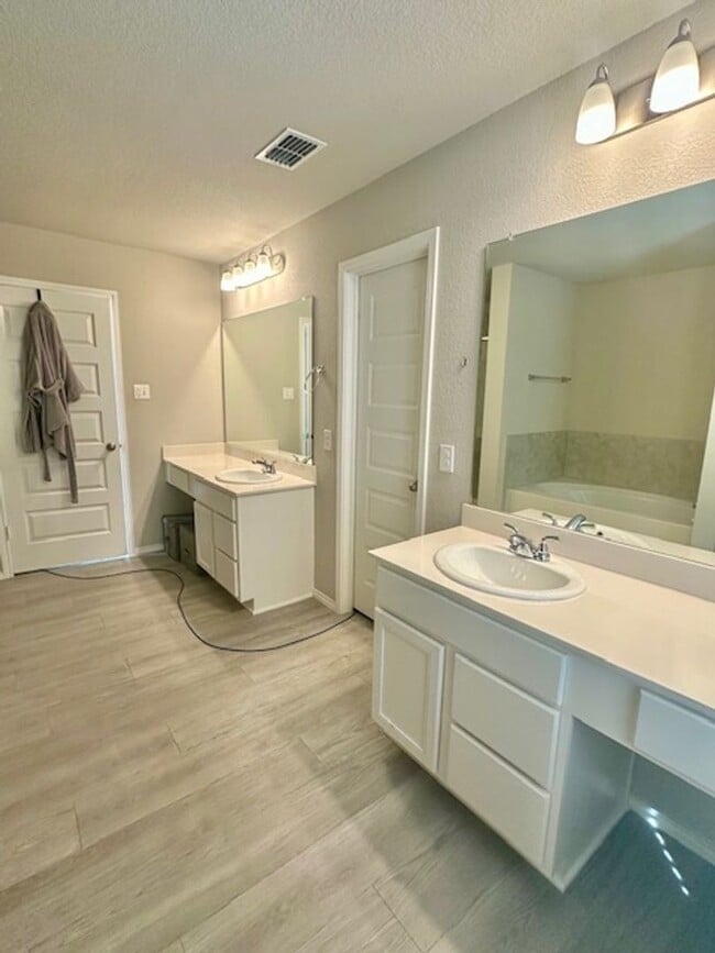 Photo - 6317 Bollard Dr