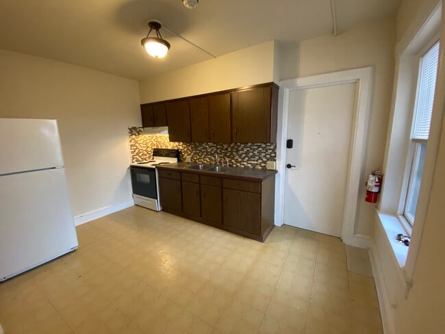 Photo - Aldine Apartments