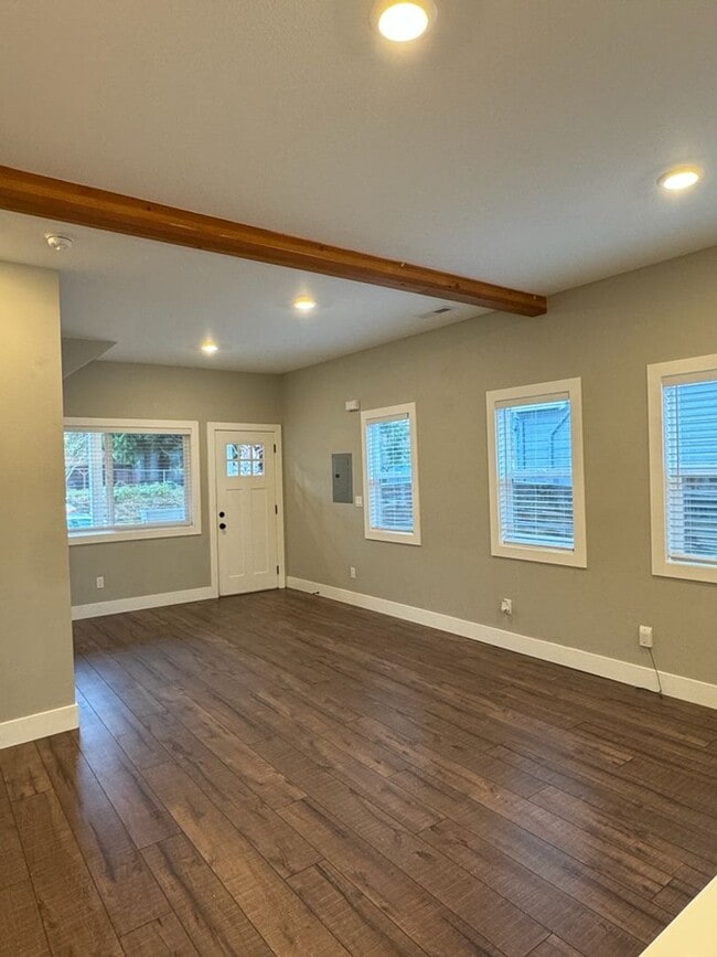 Photo - 1132000 Unit A