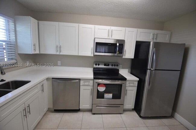 Building Photo - 11255 SW 143rd Ct