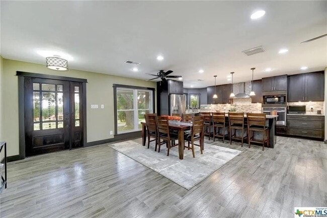 Photo - 112 W Mimosa Cir