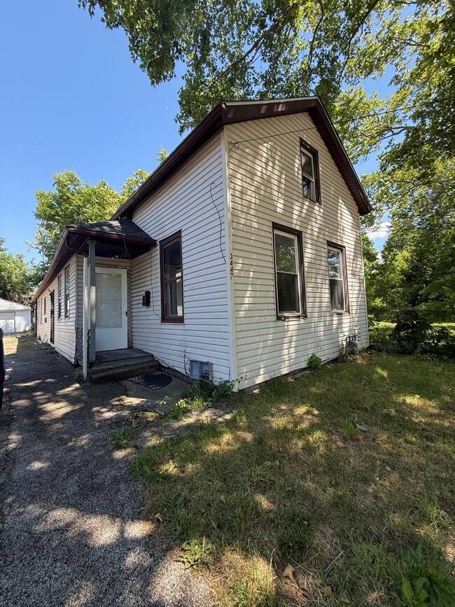 Building Photo - 3447 E 70th St