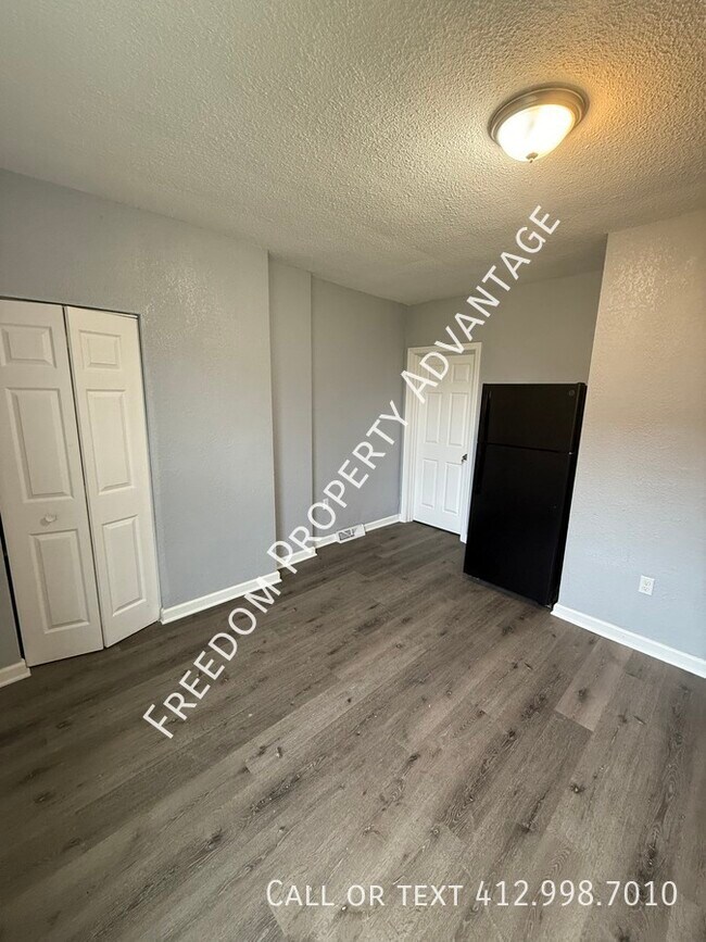 Photo - 7818 Formosa Way