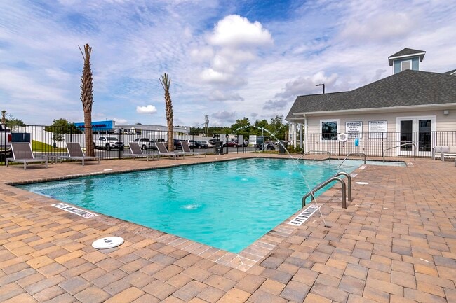 The Pointe Grand Apartment Homes