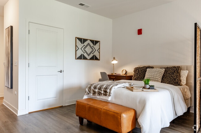 Studio - 577SF - Bedroom