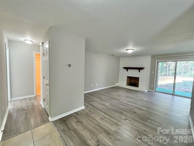 Photo - 2901 Iron Gate Ln