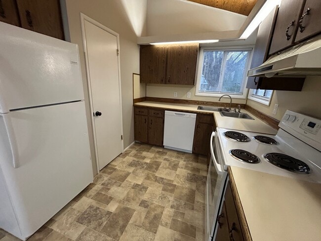 Photo - 184 Crestview Dr