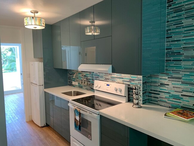 Photo - Fully Furnished. Updated. Waikiki (No parking)