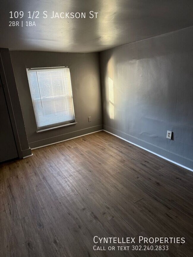 Photo - 109 1/2 S Jackson St-