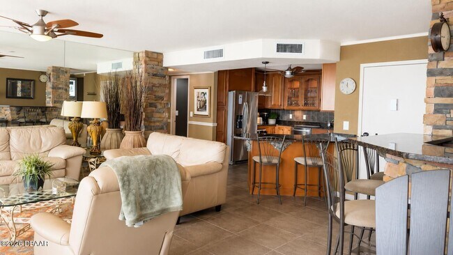 Photo - 2828 N Atlantic Ave Unidad 1504