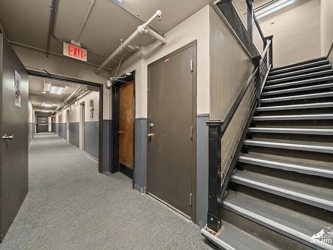 618 Gambell St Unit 31