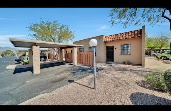 Building Photo - 920 S Pantano Rd Rental