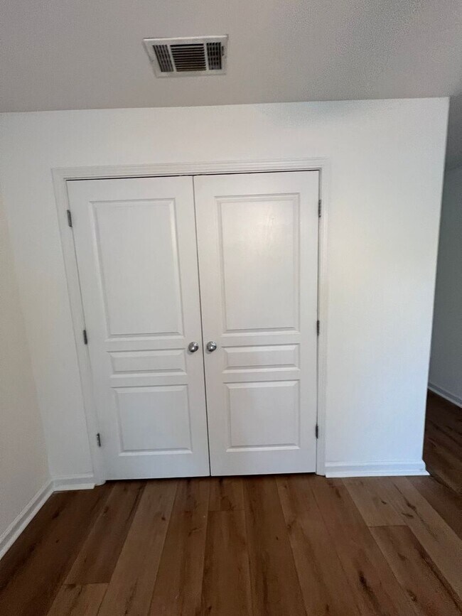 Photo - 16-1611 Summers Unidad 16-1611 - B